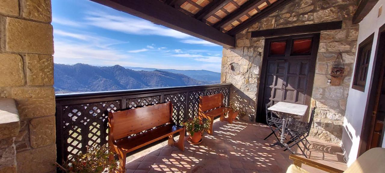 Castell De Llaes Villa Exterior foto