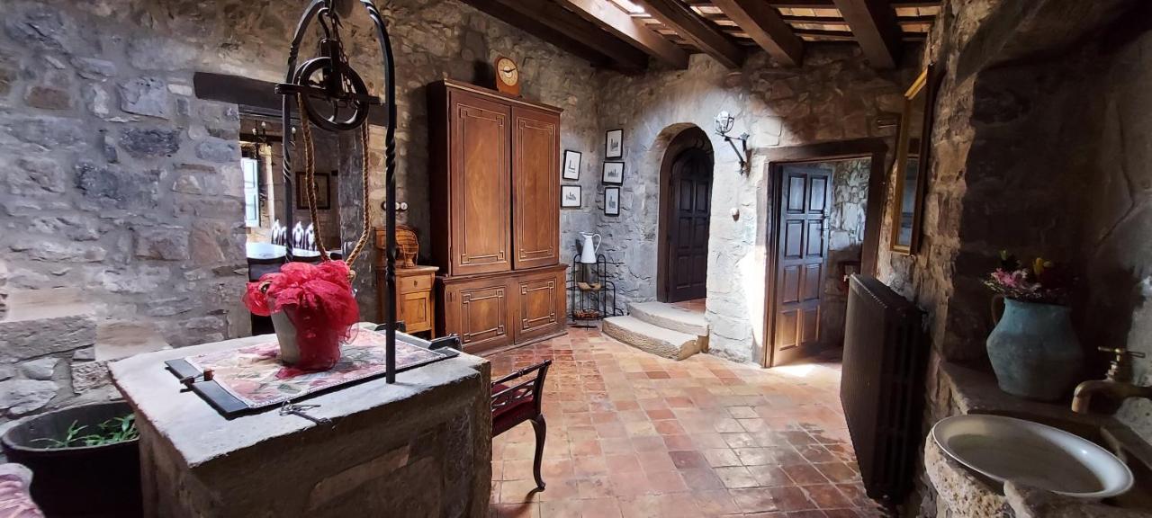 Castell De Llaes Villa Exterior foto
