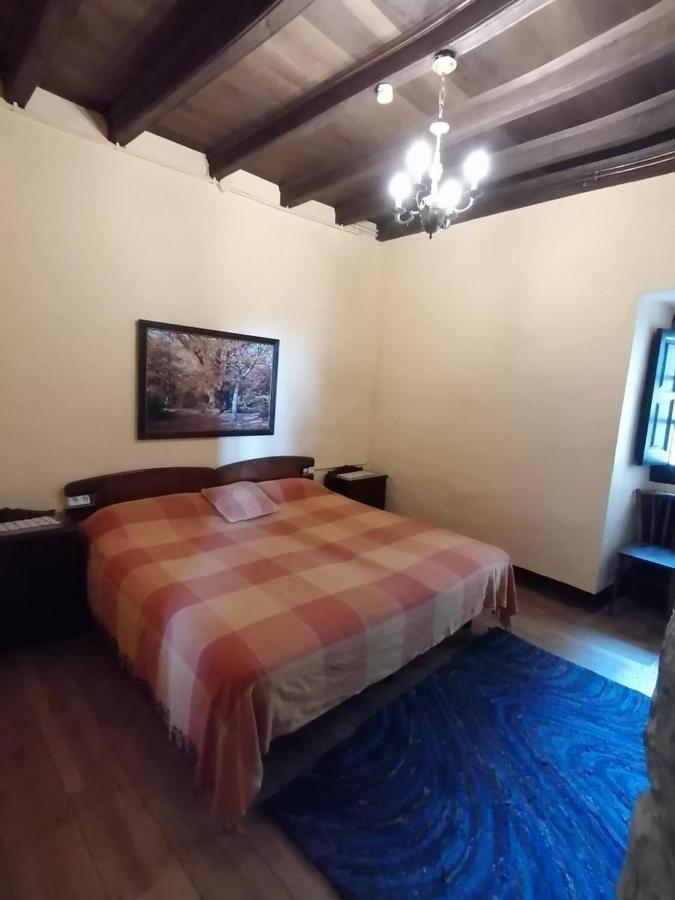 Castell De Llaes Villa Exterior foto